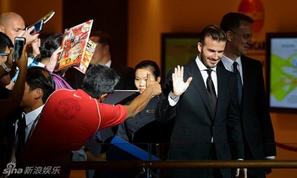 David Beckham , Victoria Beckham , Gia đình Becks, David Beckham diện vest đen lịch lãm, cầu thủ David Beckham, thời trang sao, sao hollywood, ngôi sao