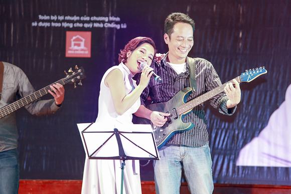 Nhật Thủy, ca sĩ Nhật Thủy, Liveshow Tỉnh Giấc, ca sĩ Mỹ Linh, sao Việt