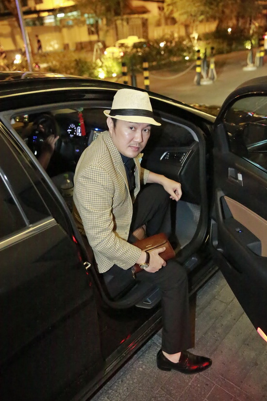 bau-hoa-812-10-ngoisao 0 Bầu Hòa, Sao Việt, NTK Minh Hùng