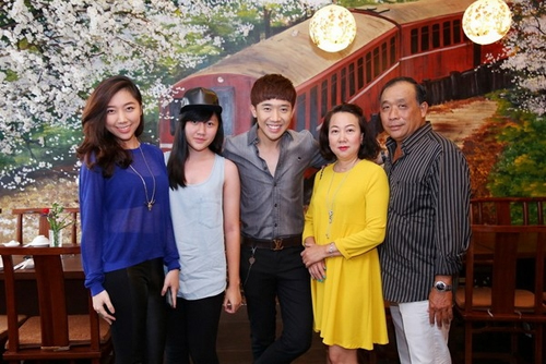 MC truyền hình,gia thế ít người biết của MC truyền hình,MC truyền hình giấu nhẹm gia đình