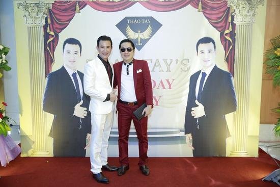 bau-hoa-1012-8-ngoisao 1 Bầu Hòa, Sao Việt, NTK Minh Hùng