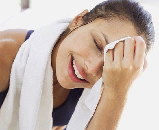 Thói quen xấu khi tắm, tắm quá lâu, tắm vào đêm khuya, ảnh hưởng xấu đến sự hoạt động của dạ dày, dẫn đến chứng đau đầu mãn tính