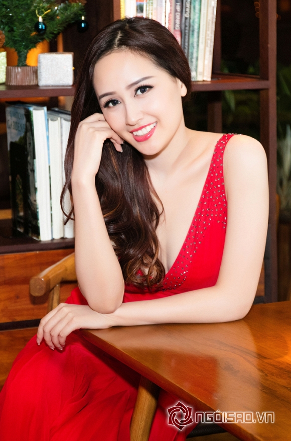 Mai Phương Thúy, Mai Phương Thúy gợi cảm với đầm đỏ, hoa hau 2006 mai phuong thuy