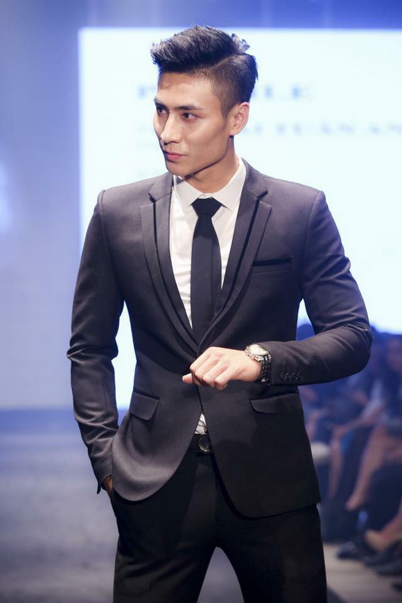 Ông trùm chân dài 9X,kenbi khánh phạm,kenbi khánh phạm cùng dàn gà cưng