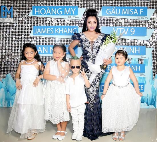 Khả Tú, Ca sĩ Khả Tú, Sao Việt