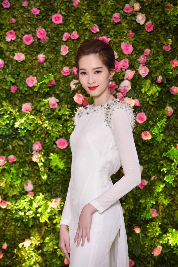 Hoa hậu,hoa hậu đặng thu thảo,á hậu tú anh,á hậu huyền my