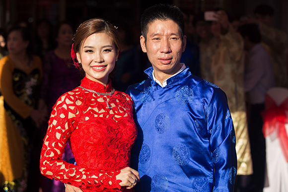 Diễm Trang, đám cưới Diễm Trang, Ông xã đại gia lái siêu xe đến hỏi cưới Á hậu Diễm Trang