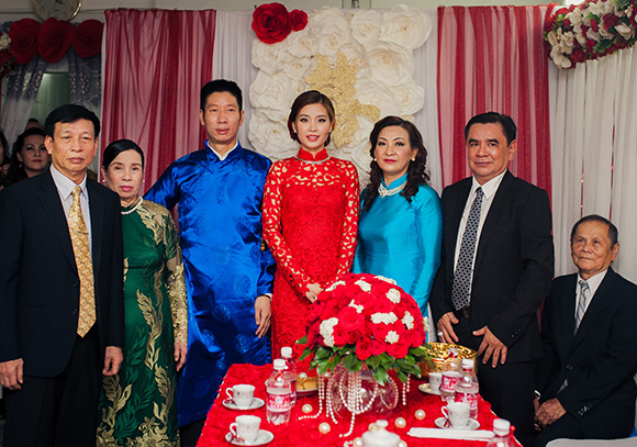 Diễm Trang, đám cưới Diễm Trang, Ông xã đại gia lái siêu xe đến hỏi cưới Á hậu Diễm Trang