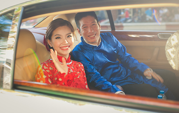 Diễm Trang, đám cưới Diễm Trang, Ông xã đại gia lái siêu xe đến hỏi cưới Á hậu Diễm Trang