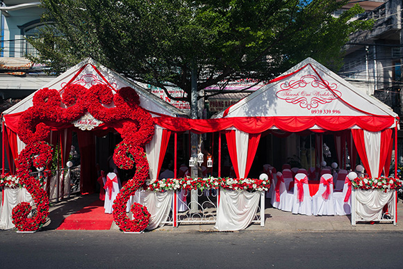 Diễm Trang, đám cưới Diễm Trang, Ông xã đại gia lái siêu xe đến hỏi cưới Á hậu Diễm Trang