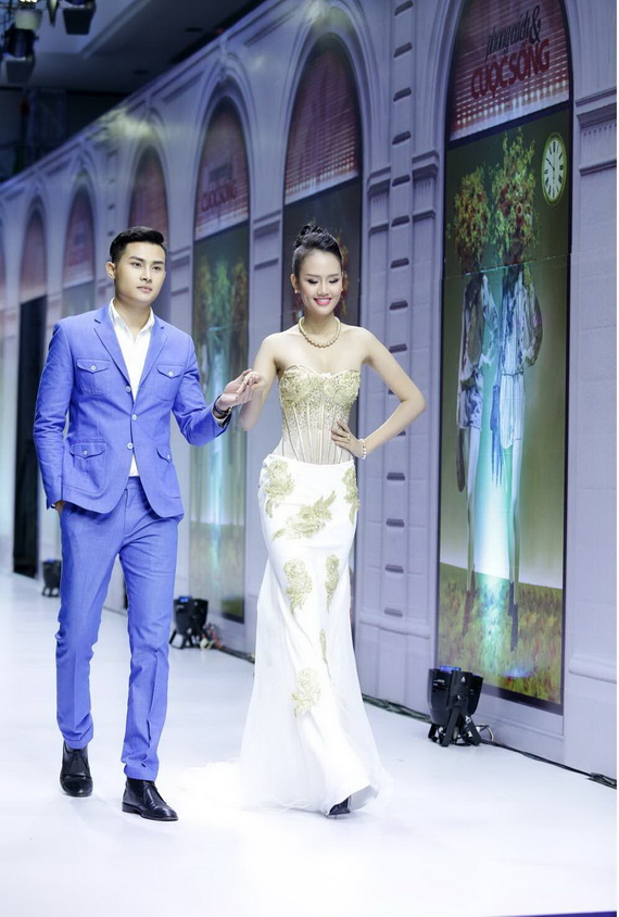 Lâm Thùy Anh, Á hậu Lâm Thùy Anh, Sao Việt