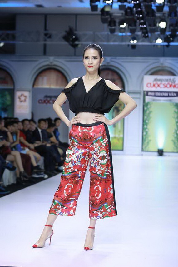 Lâm Thùy Anh, Á hậu Lâm Thùy Anh, Sao Việt