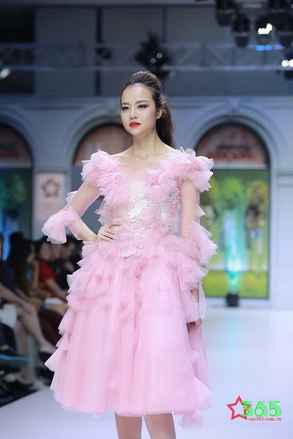 Lâm Thùy Anh, Á hậu Lâm Thùy Anh, Sao Việt