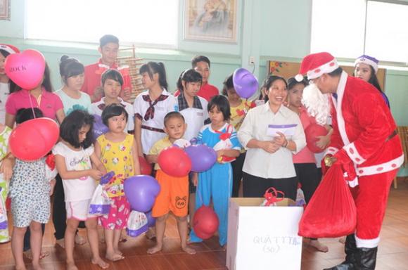  ông già Noel ROCK, Công chúa tuyết annie, Giáng sinh