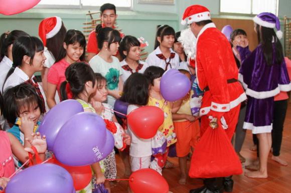  ông già Noel ROCK, Công chúa tuyết annie, Giáng sinh