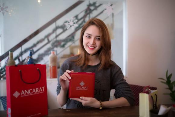 Ancarat Jewelry, Vàng phong thủy, Á hậu Hoàng Anh
