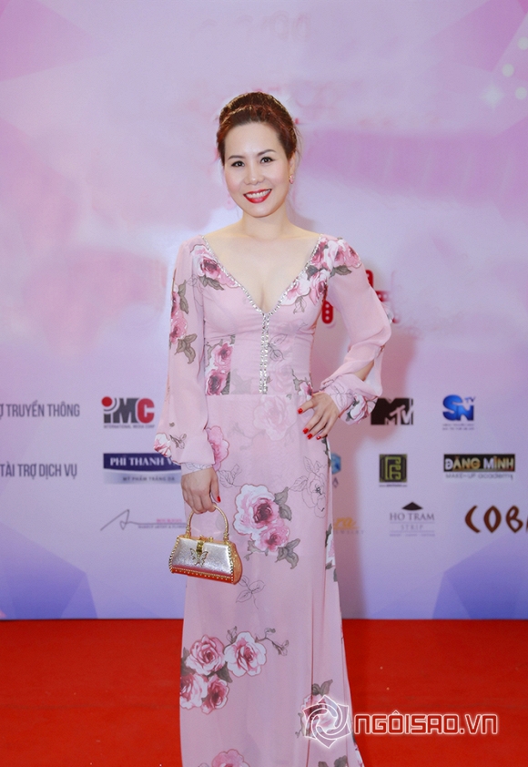 Ngẩn ngơ với vòng một 1 Nữ hoàng Doanh nhân Ngô Thị Kim Chi, Ngô Thị Kim Chi, sao Việt