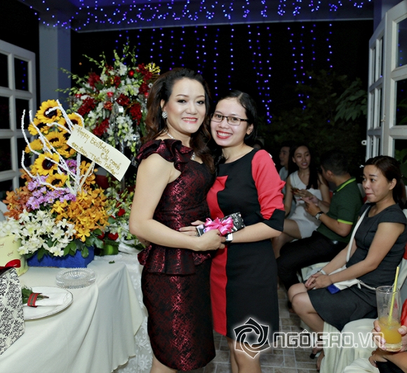 Đông đảo nghệ sĩ, người mẫu đến mừng sinh nhật của nhà thiết kế Oanh Phan 3 Nhà thiết kế Oanh Phan, Sinh nhật nhà thiết kế Oanh Phan, Sao Việt