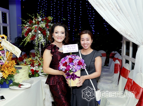 Đông đảo nghệ sĩ, người mẫu đến mừng sinh nhật của nhà thiết kế Oanh Phan 7 Nhà thiết kế Oanh Phan, Sinh nhật nhà thiết kế Oanh Phan, Sao Việt