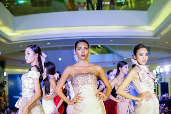 Hoa hậu Kiều Ngân, Fashion TV, Premier Vietnam Girls Collection