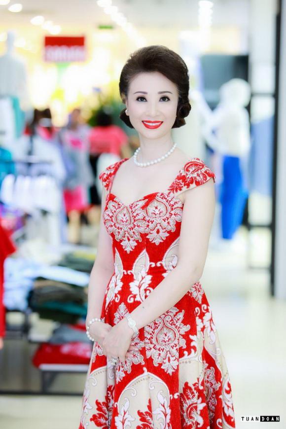 vu-thuy-nga-3112-1-ngoisao 1 Doanh nhân Vũ Thúy Nga, Sao Việt, Vũ Thúy Nga