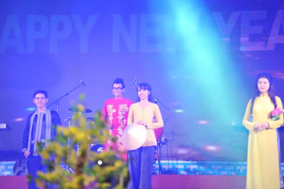 Á vương Ký Quốc Đạt, Ký Quốc Đạt, Sao Việt