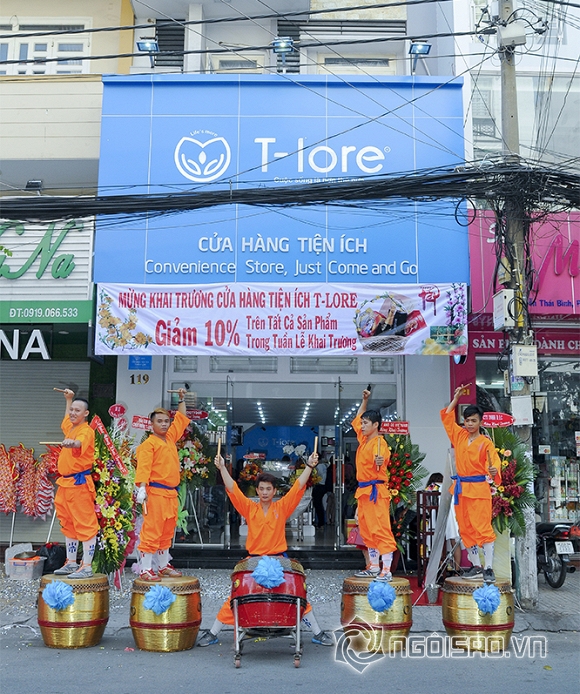 Doanh nhân Thân thiện Phan Thị Thu Thủy, Doanh nhân Phan Thị Thu Thủy, giám khảo cuộc thi Gương mặt sân khấu điện ảnh triển vọng 2015, Đoàn Việt Hùng, Doanh nhân Việt