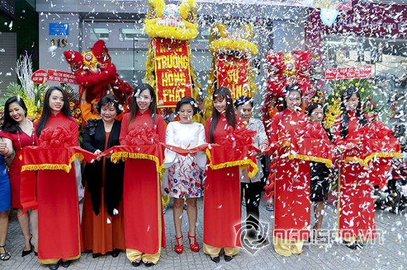 Doanh nhân Thân thiện Phan Thị Thu Thủy, Doanh nhân Phan Thị Thu Thủy, giám khảo cuộc thi Gương mặt sân khấu điện ảnh triển vọng 2015, Đoàn Việt Hùng, Doanh nhân Việt