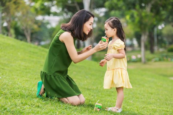 Hoàng Bách, Vợ chồng Hoàng Bách, Sao Việt