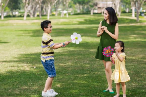 Hoàng Bách, Vợ chồng Hoàng Bách, Sao Việt