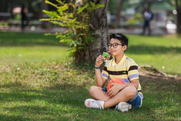 Hoàng Bách, Vợ chồng Hoàng Bách, Sao Việt