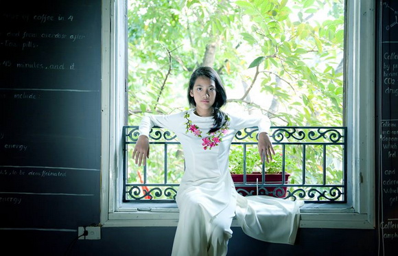 125068947166573917694602044430907nresize-ngoisao 2 Nét đẹp cổ truyền,áo dài duyên dáng,mùa xuân về