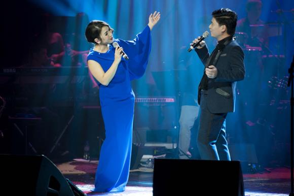 Mỹ Linh, ca sĩ Mỹ Linh, Mỹ Linh với trang phục họa tiết trái tim trong live in concert “Để mãi được gần anh” 