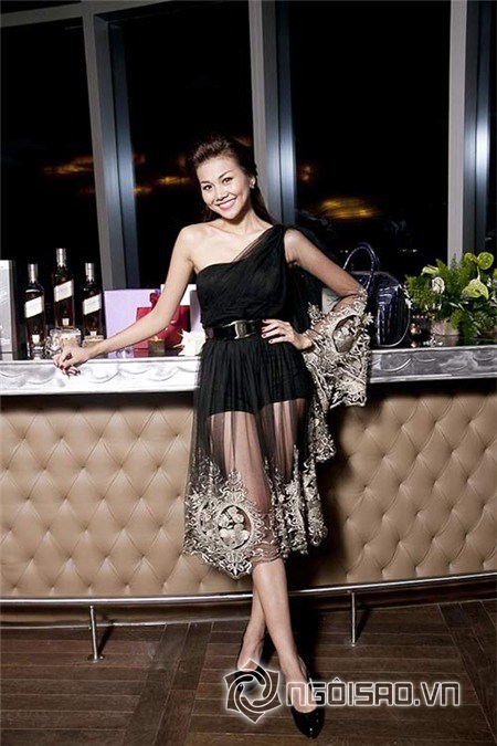 mỹ nhân Việt, mỹ nhân Việt mặc váy xuyên thấu, váy xuyên thấu