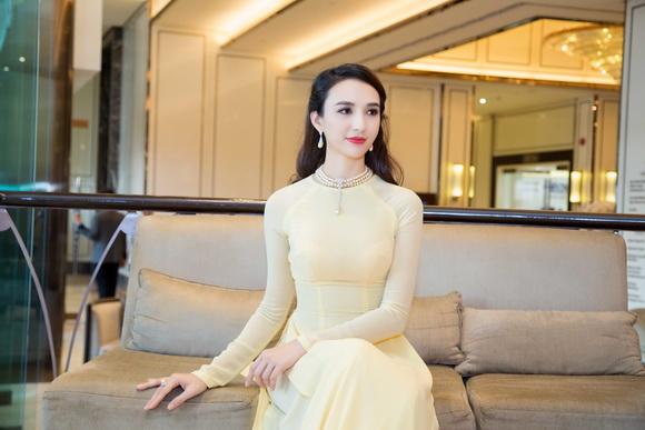 Hoa hậu ngọc diễm,hoa hậu du lịch việt nam,ngọc diễm diện trang sức trăm triệu