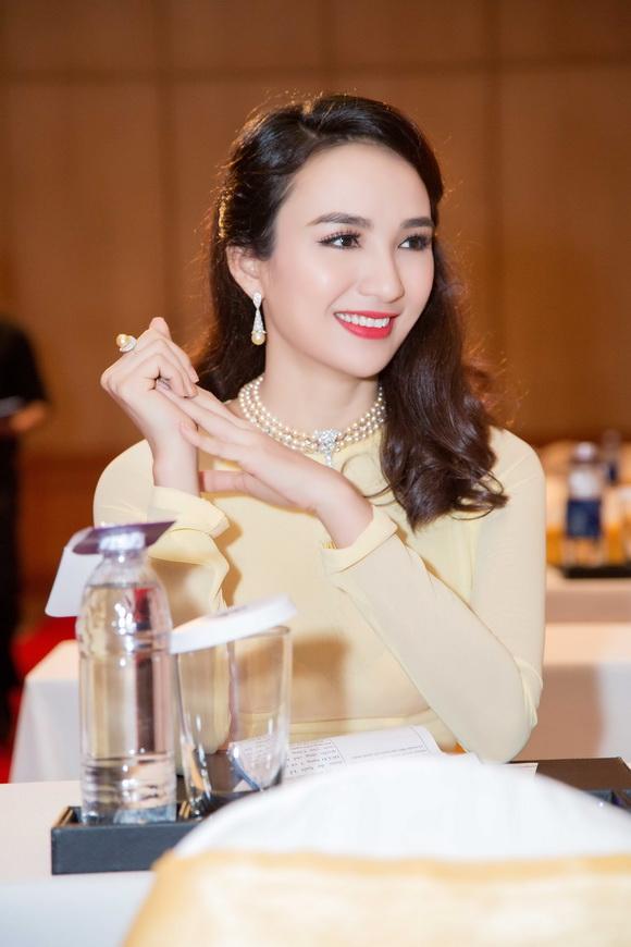 Hoa hậu ngọc diễm,hoa hậu du lịch việt nam,ngọc diễm diện trang sức trăm triệu