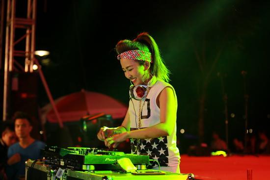 Red Party at Le Parc, Hồng Sơn, Thạch Bảo Khanh