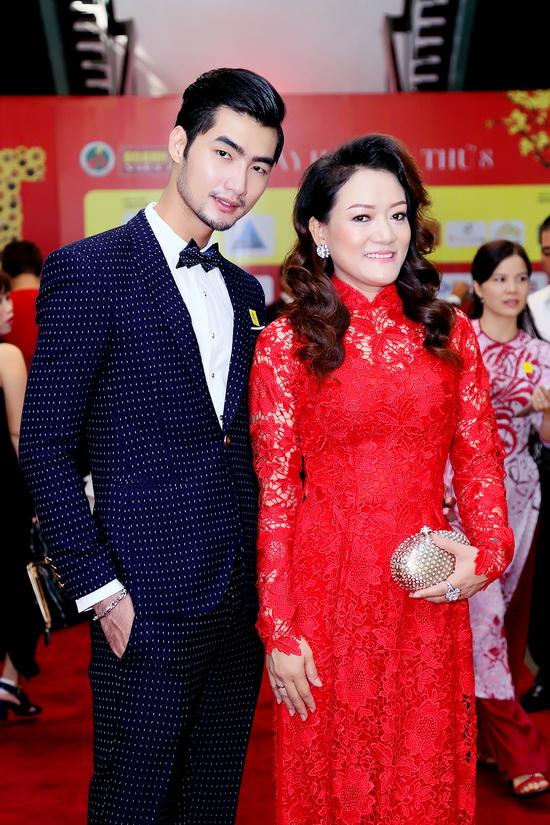 Nhà thiết kế Oanh Phan, Hoàng My Colection, Sao Việt