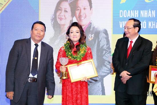 Nhà thiết kế Oanh Phan, Hoàng My Colection, Sao Việt