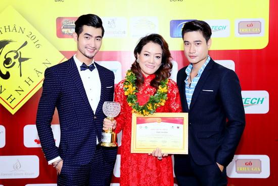 Nhà thiết kế Oanh Phan, Hoàng My Colection, Sao Việt