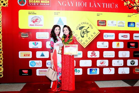 Nhà thiết kế Oanh Phan, Hoàng My Colection, Sao Việt