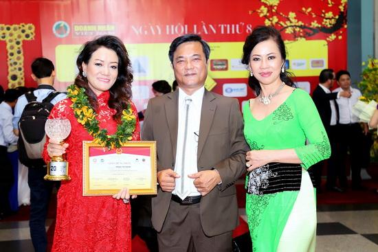 Nhà thiết kế Oanh Phan, Hoàng My Colection, Sao Việt