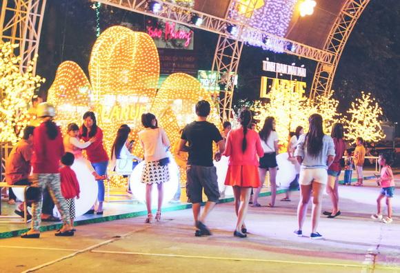 bia-larue-271-5-ngoisao 3 Bia Larue, Lễ hội ánh sáng, Tết Bính Thân 2016