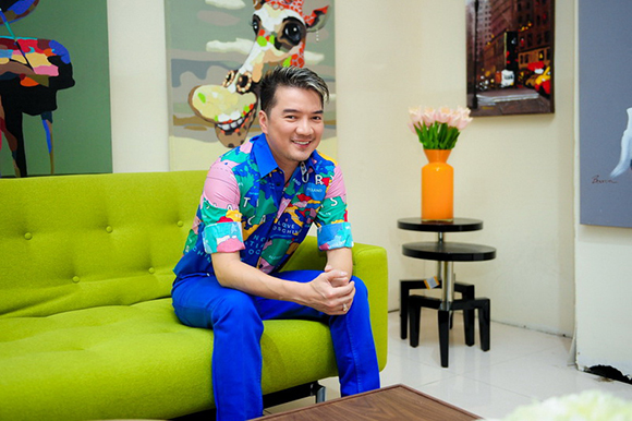 Mr. Đàm, Ông hoàng nhạc Việt, Mr. Đàm bảnh bao đi sắm nội thất