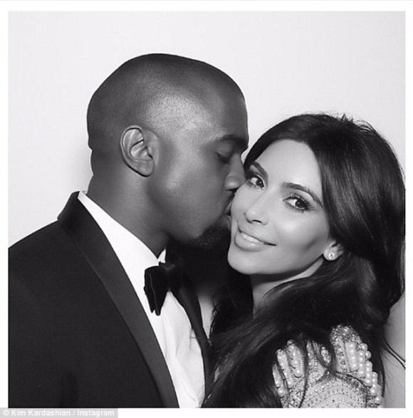 Kim Kardashian, Kim Kardashian tặng quà cho chồng, Kim Kardashian và Kanye West