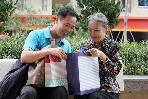 Mẹ ơi con sẽ về,  PGS – TS Huỳnh Văn Sơn, Ô cửa trái tim