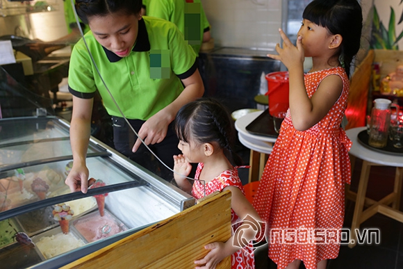 Bình Minh, vợ chồng Bình Minh, Bình Minh lái xe tiền tỷ đưa vợ con đi ăn kem vỉa hè