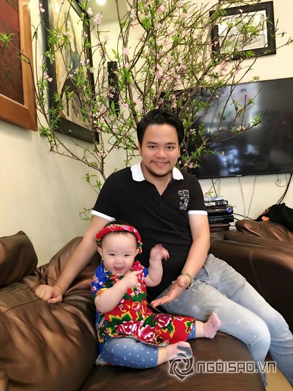 Con gái Trang Nhung, Con gái Trang Nhung mặc áo dài, vợ chồng Trang Nhung