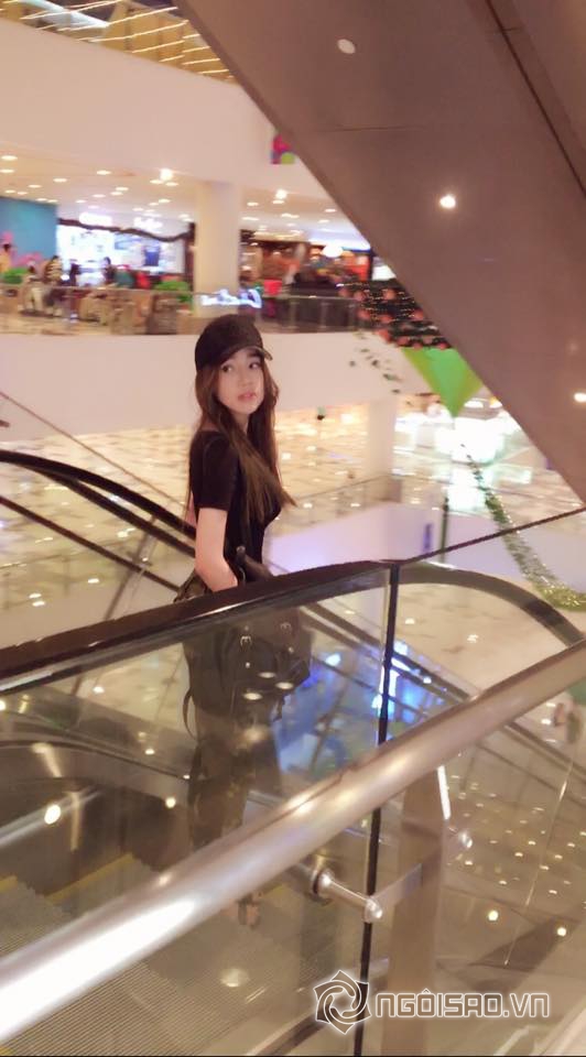 Elly Trần, Elly Trần đi mua sách, Elly Trần sành điệu