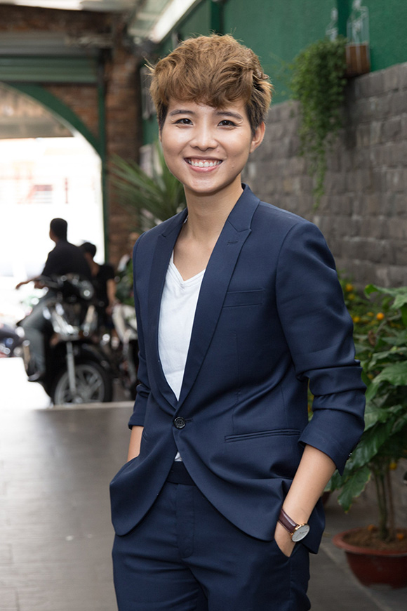 Ái Phương, Ái Phương diện hàng hiệu, MV Tôi thấy hoa vàng trên cỏ xanh